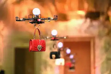 Dolce & Gabbana substitui modelos por drones em desfile!